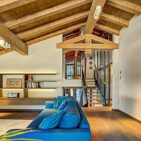 בקתה Chalet Oerts Elegant Mountain Retreat With Breathtaking Views *