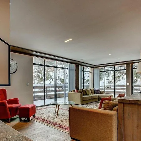 Chalet Oerts Elegant Mountain Retreat With Breathtaking Views Alpesi faház *
