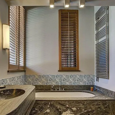 Chalet Oerts Elegant Mountain Retreat With Breathtaking Views Alpesi faház Verbier