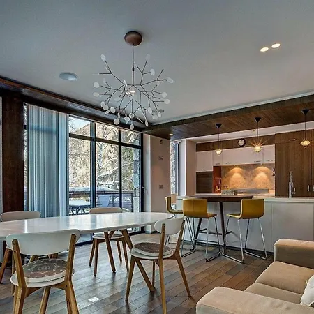 Chalet Oerts Elegant Mountain Retreat With Breathtaking Views 샬레